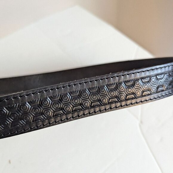 Vero Cuoio Black Leather Belt Hex Embossed 1.5” Wide Italian Made 35-39 - Picture 4 of 5